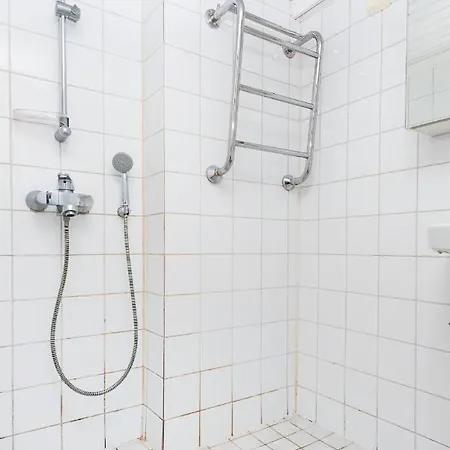Wehost Kustaankatu 1 C * Helsingfors